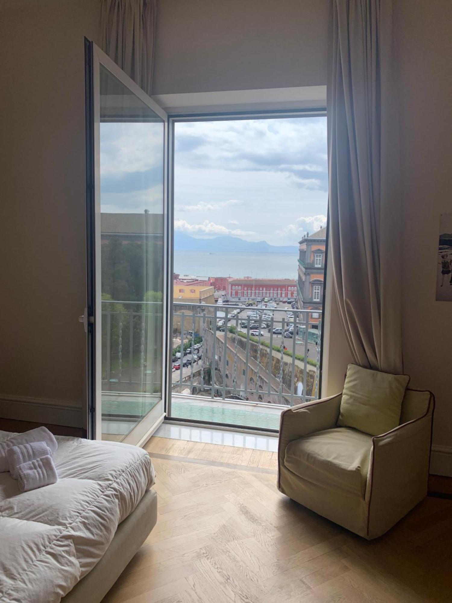 Residence Gli Angioini Srl Неаполь Экстерьер фото