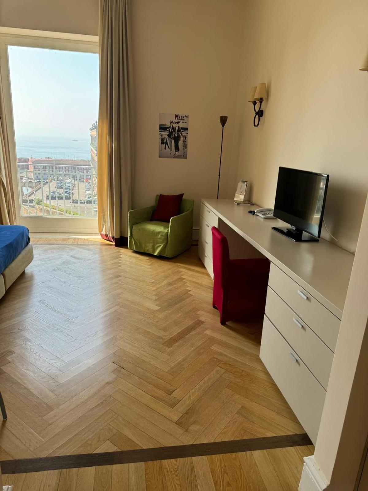Residence Gli Angioini Srl Неаполь Экстерьер фото